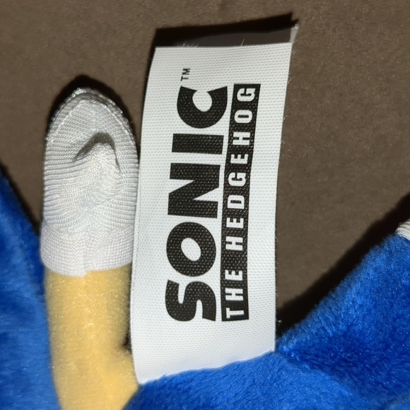 Sonic the Hedgehog Plush Toy - Picture 3 of 3